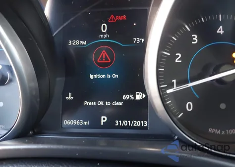 2017 Jaguar Xe 25T Premium z USA, uszkodzony, nr VIN SAJAD4BG5HA973831